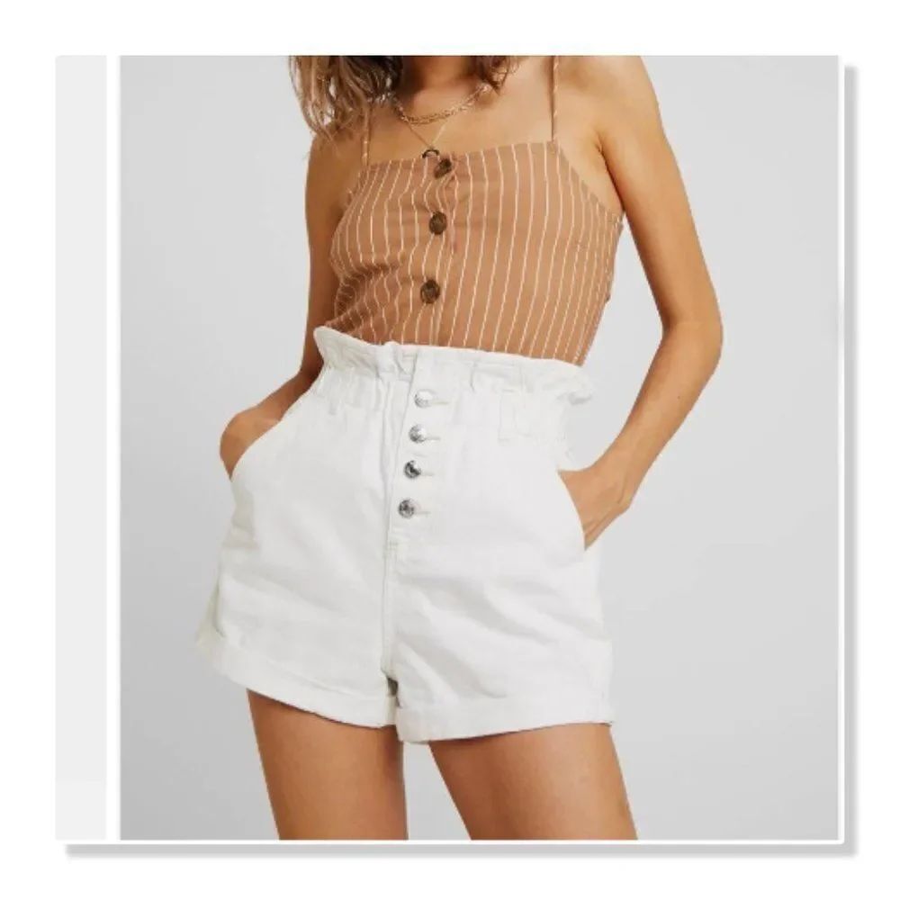 Topshop Paperbag Denim Shorts - size 6 in White